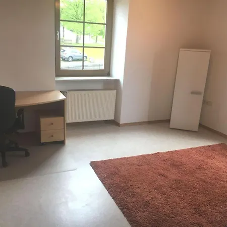Geraeumiges Haus Auf 3 Etagen *